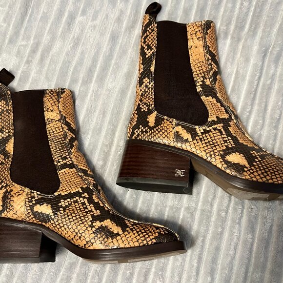NEW Sam Edelman Dasha Chelsea Leather Snake Print Boots Size 5 - Picture 4 of 11
